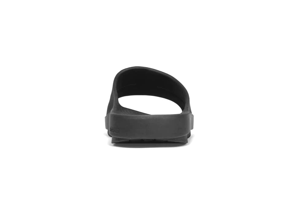 OOahh - Unisex by Oofos in black with OOfoam strap for impact absorption and support, ideal for recovery and casual wear