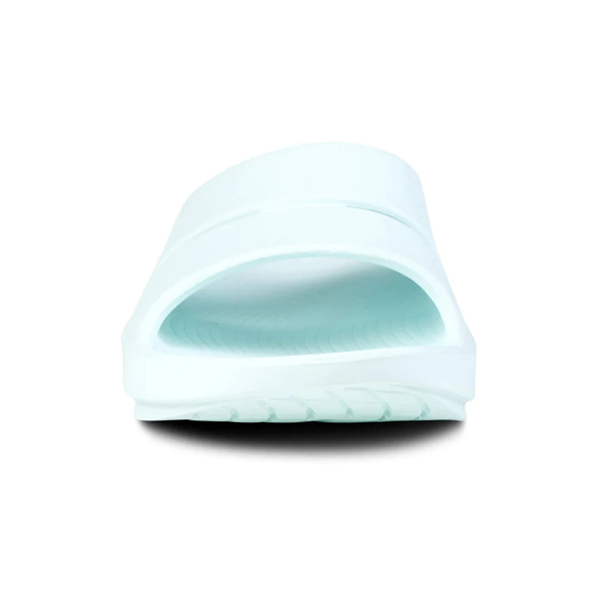 OOahh - Unisex by Oofos in light blue with agile OOfoam strap for impact absorption and comfort, ideal for recovery and casual wear