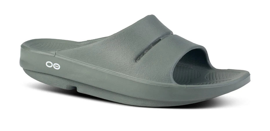 OOahh - Unisex by Oofos in grey with agile OOfoam strap for support, impact absorption, and comfort in casual and recovery wear