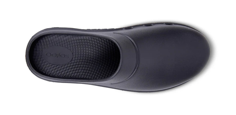 OOcloog - Unisex in black by Oofos featuring OOfoam technology for 37% more impact absorption, ideal for all-day comfort and stress relief