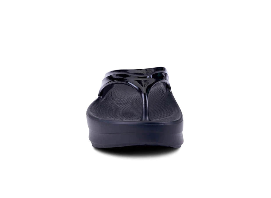 Oomega Oolala - Women by Oofos in black, recovery sandal with OOfoam technology and patented footbed for all-day comfort