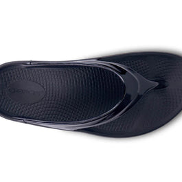 Oomega Oolala - Women by Oofos in black with OOfoam technology and patented footbed for active recovery and all-day comfort