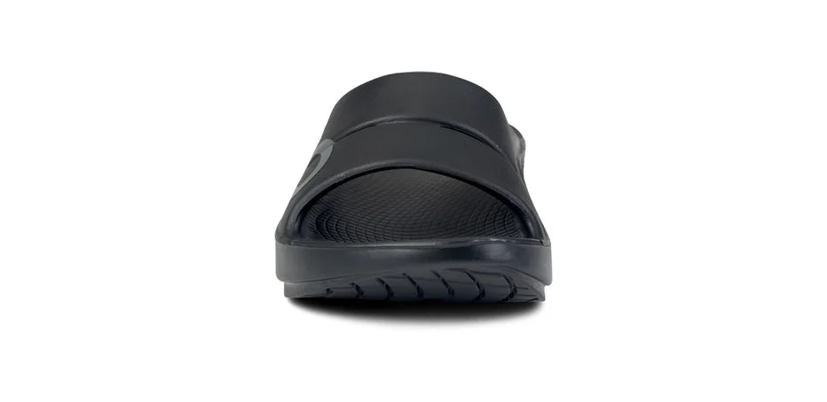 OOahh Sport - Unisex by Oofos in black with agile OOfoam strap for added support and comfort, ideal for recovery and casual wear