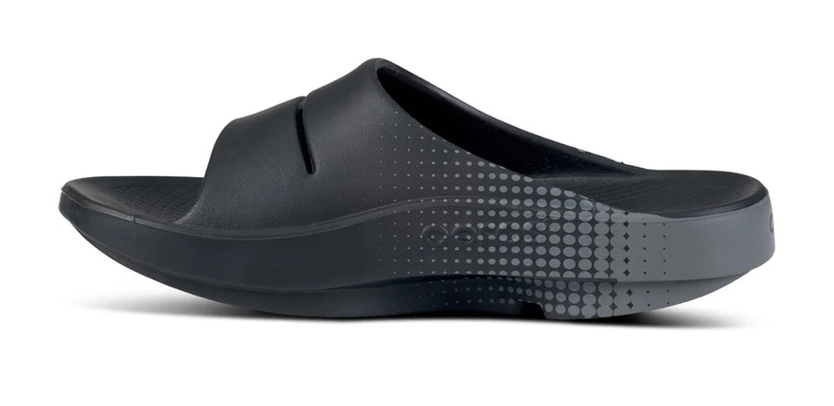 OOahh Sport - Unisex by Oofos in black with agile OOfoam strap for support, comfort, and shock absorption ideal for casual and recovery wear