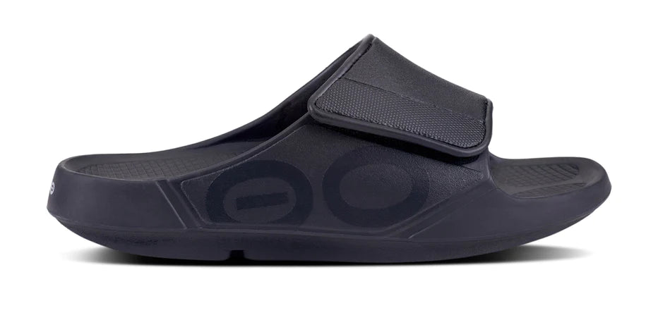 OOahh Sport Flex - Unisex by Oofos in black with agile OOfoam™ adjustable strap for comfort and support in casual outdoor use
