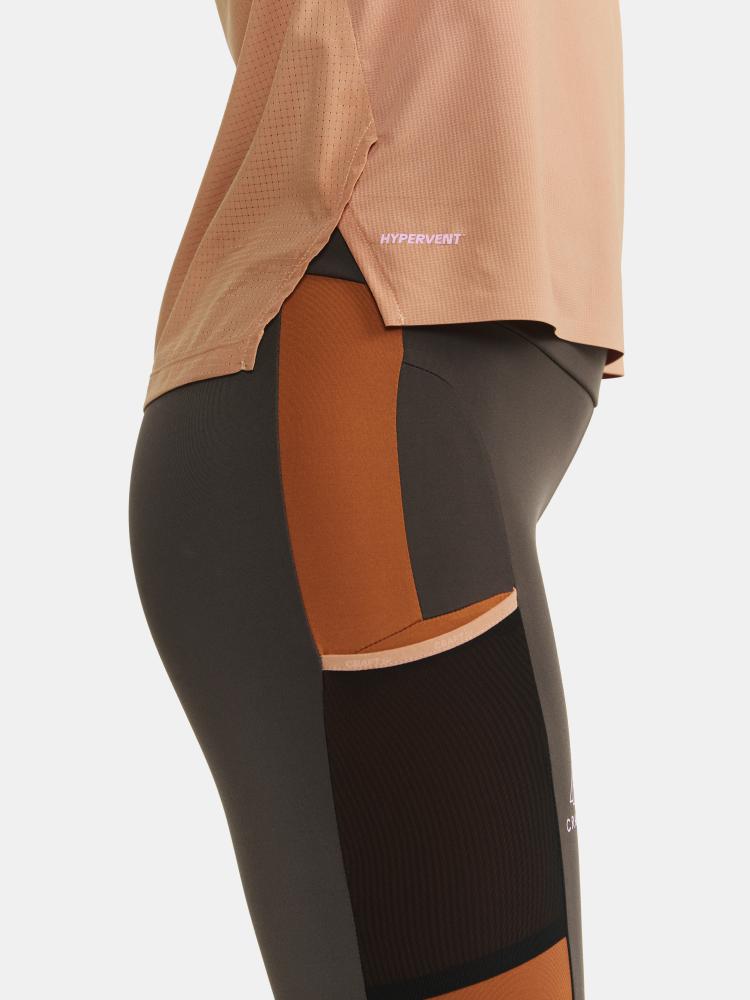 PRO Trail Singlet - Women by Craft in peach jacquard-knit ripstop jersey, lightweight high-performance running singlet for intense trail running