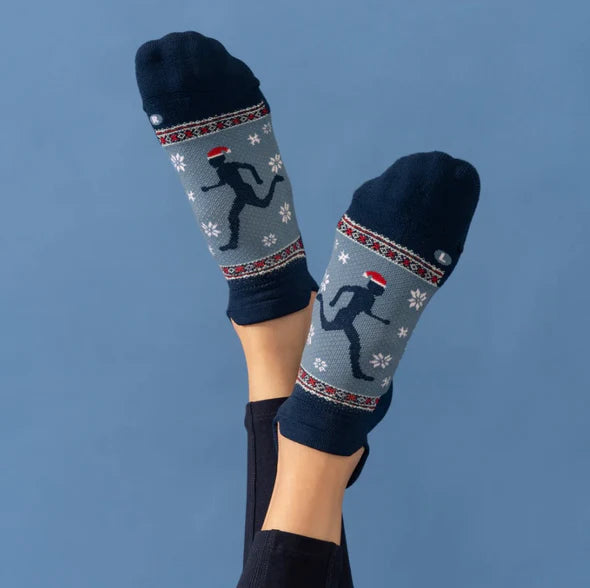Feetures Elite Light Cushion No Show Tab Holiday Run - Limited Edition Socks