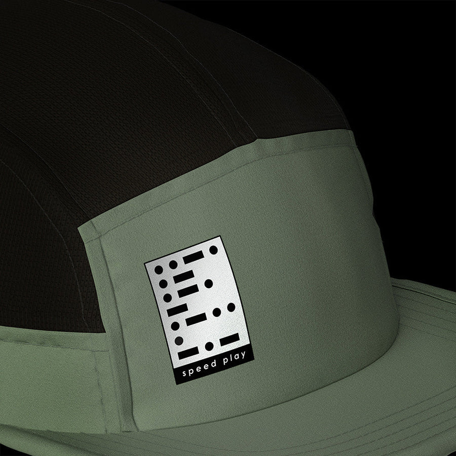 GOCap Carbon - Speed Play by Ciele in sage green and black with carbon fiber COOLmatic|EXP for temperature control and odor resistance, ideal for running.