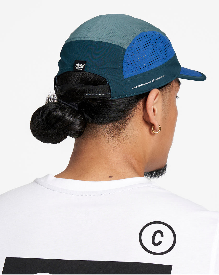 GOCap SC - Decade by Ciele in blue tones with SOFTcurve pre-curved brim, breathable lightweight headwear for running and outdoor use