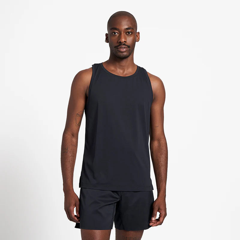 DLY Singlet - Men in black by Ciele, lightweight, sweat-wicking running singlet for race-day and training use in Canada running store.