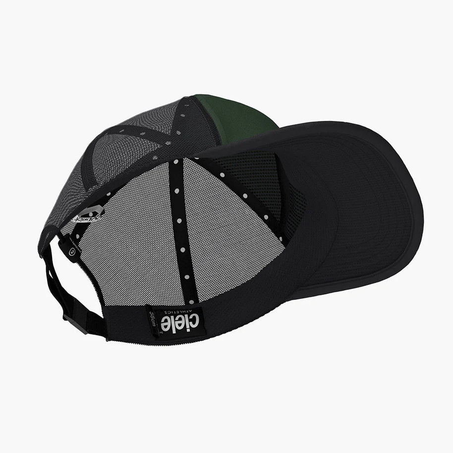 TRKCap SC - Box by Ciele in black and dark green, technical curved brim trucker cap with pinched crown and COOLmatic 3D air mesh for running.