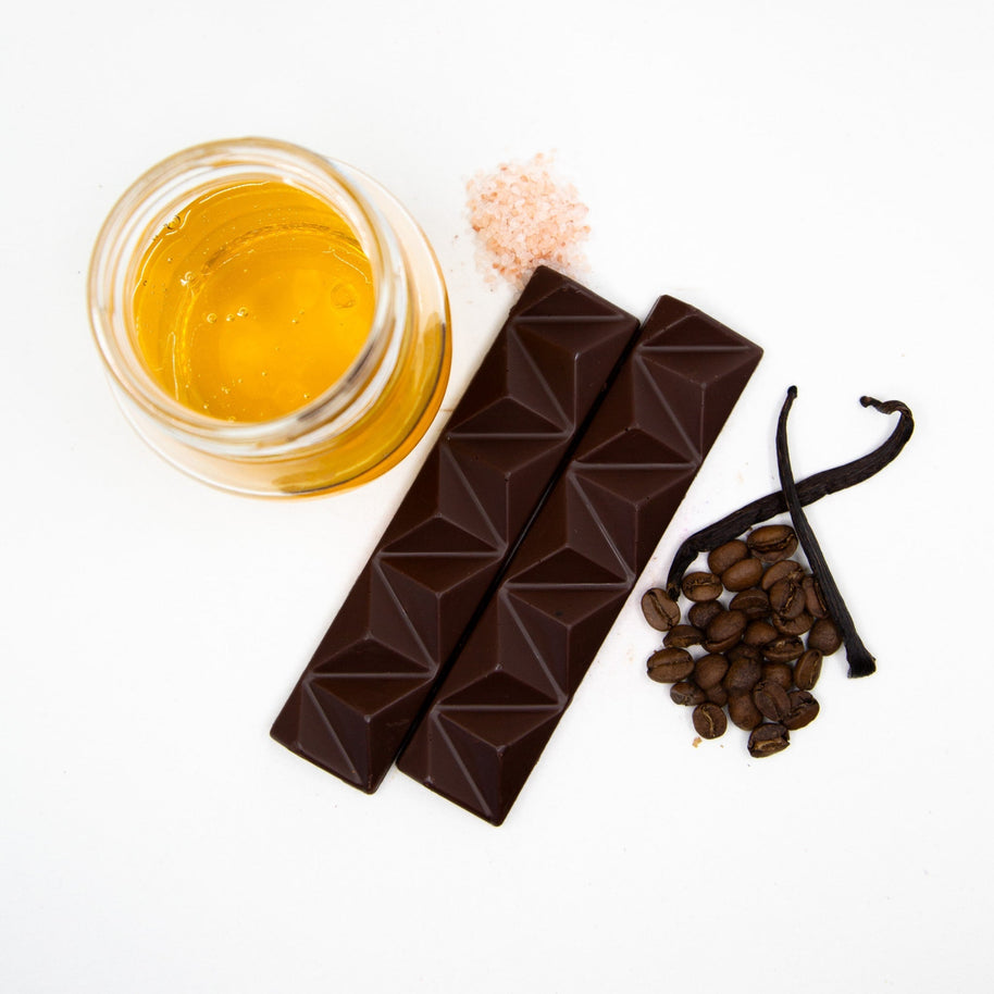 Carstensz Dark Chocolate Endurance Bar (30g) by 7 Summit Snacks in dark brown with honey and espresso for endurance fuel and electrolytes