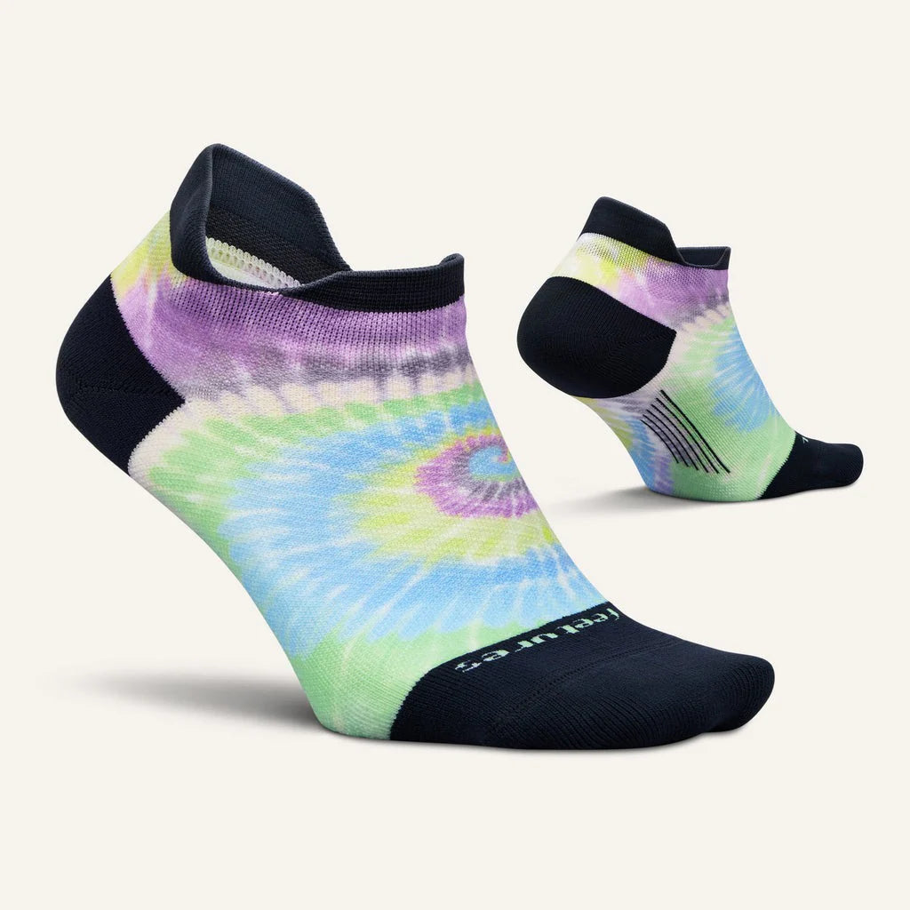 Elite Light Cushion No Show Tab Limited Edition Tie Dye - Women by Feetures in multicolor with anatomical design and targeted compression for a custom fit