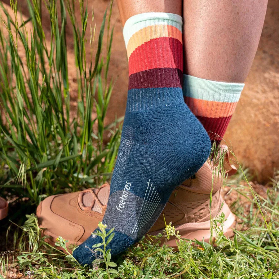 Trail Max Cushion Mini-Crew by Feetures in blue and multicolor, cushioned socks with anatomical design for hiking and trail running comfort