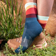 Trail Max Cushion Mini-Crew by Feetures in blue and multicolor, cushioned socks with anatomical design for hiking and trail running comfort