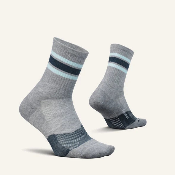Trail Max Cushion Mini-Crew by Feetures in grey with blue stripes, cushioned socks with anatomical design and targeted compression for trail running