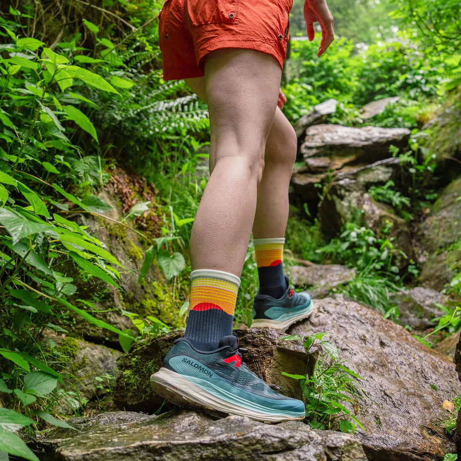 Trail Max Cushion Mini-Crew by Feetures in multicolor, anatomical design with targeted compression for hiking and trail running comfort
