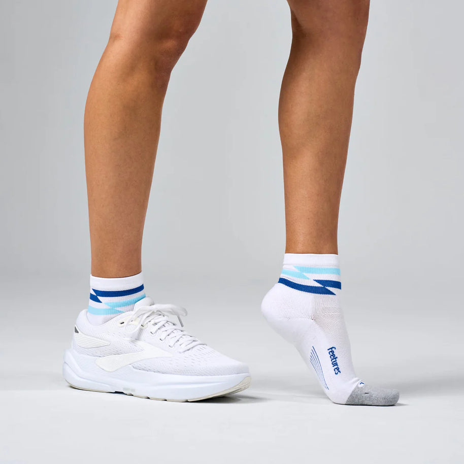 Feetures Elite Light Cushion Quarter Socks