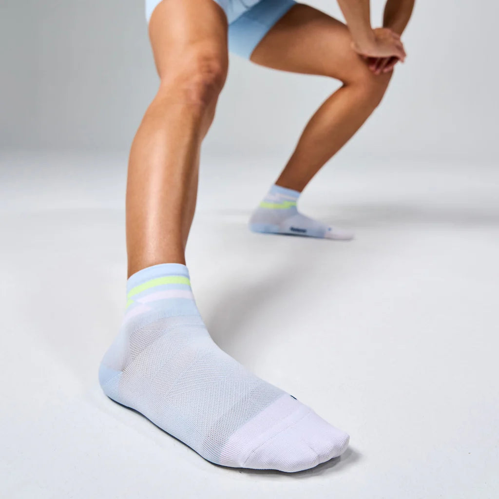 Feetures Elite Ultra Light Cushion Quarter Socks