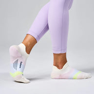 Feetures Elite Ultra Light Cushion No Show Tab Socks