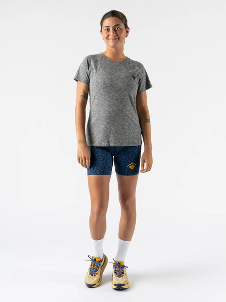 EZ Tee Perf SS Trail - Women in heather grey by Rabbit, lightweight breathable trail running top with full perforations for enhanced ventilation