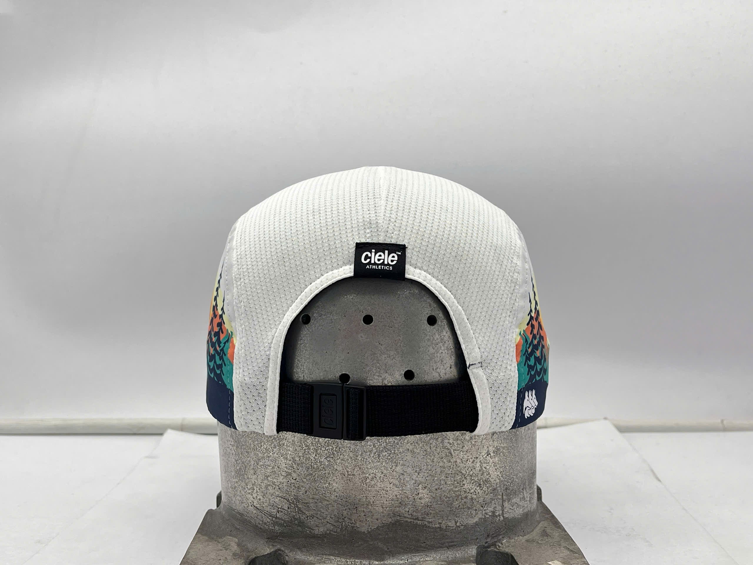 Foveo + Ciele Grit & Gold Hat