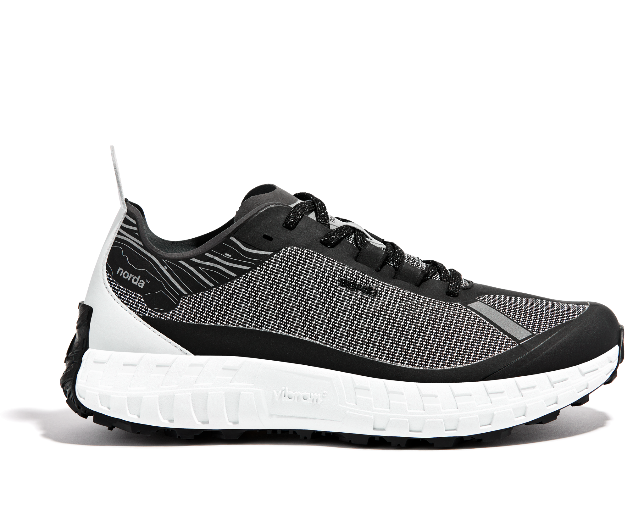 001 Core - Women by Norda in black and white with Bio-Dyneema upper and Vibram sole for lightweight durable trail running shoes