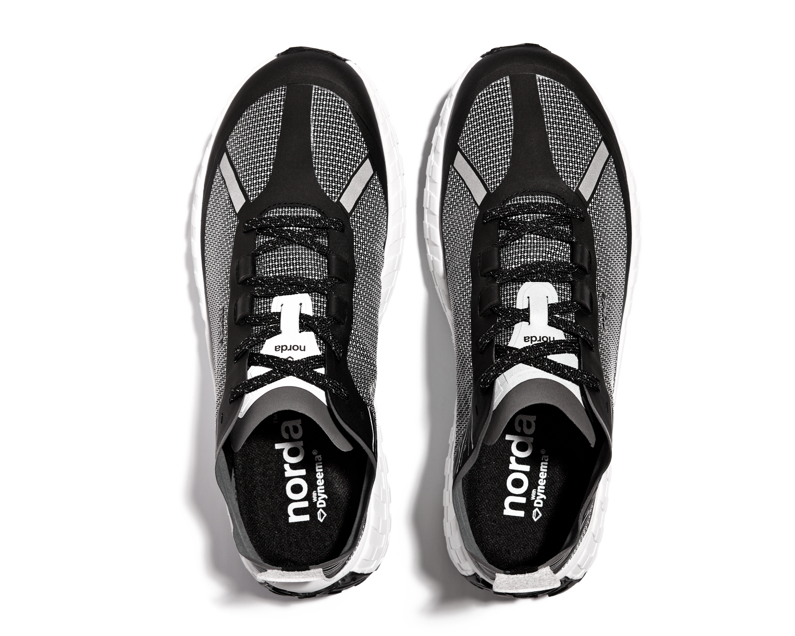 001 Core - Women by Norda in black and grey with Bio-Dyneema upper and Vibram sole designed for lightweight trail running