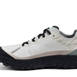 001 Core - Women by Norda in white and grey with seamless Bio-Dyneema upper and Vibram sole, lightweight trail running shoe from Canada