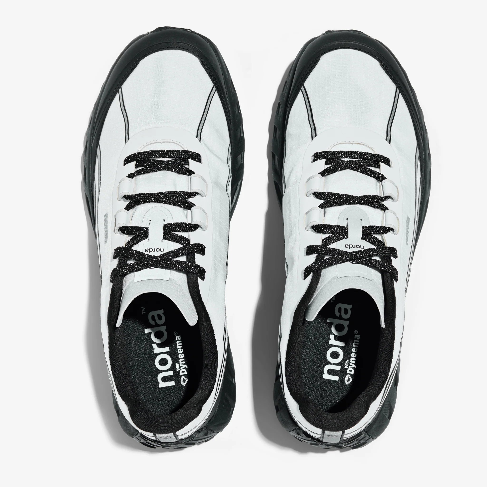 002 Core - Men by Norda in white and black, responsive trail running shoes with bio-based Dyneema® for technical terrain and increased ground feel