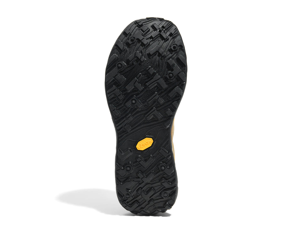 002 Oak - Women by Norda in black and tan with bio-based Dyneema® sole, responsive trail running shoe for technical terrain and ground feel