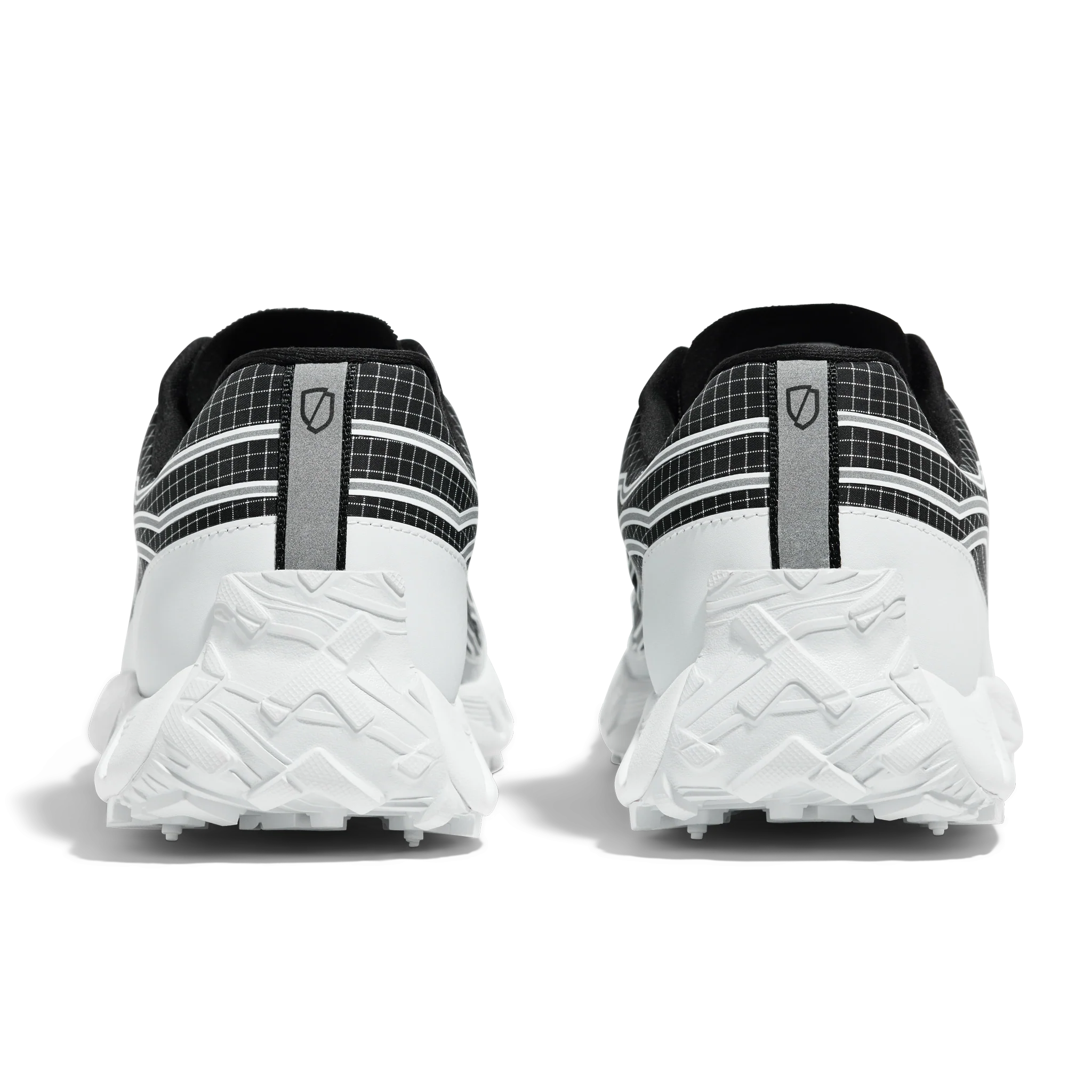 002 Core - Women by Norda in black and white with bio-based Dyneema®, low stack height, responsive trail running shoe for technical terrain