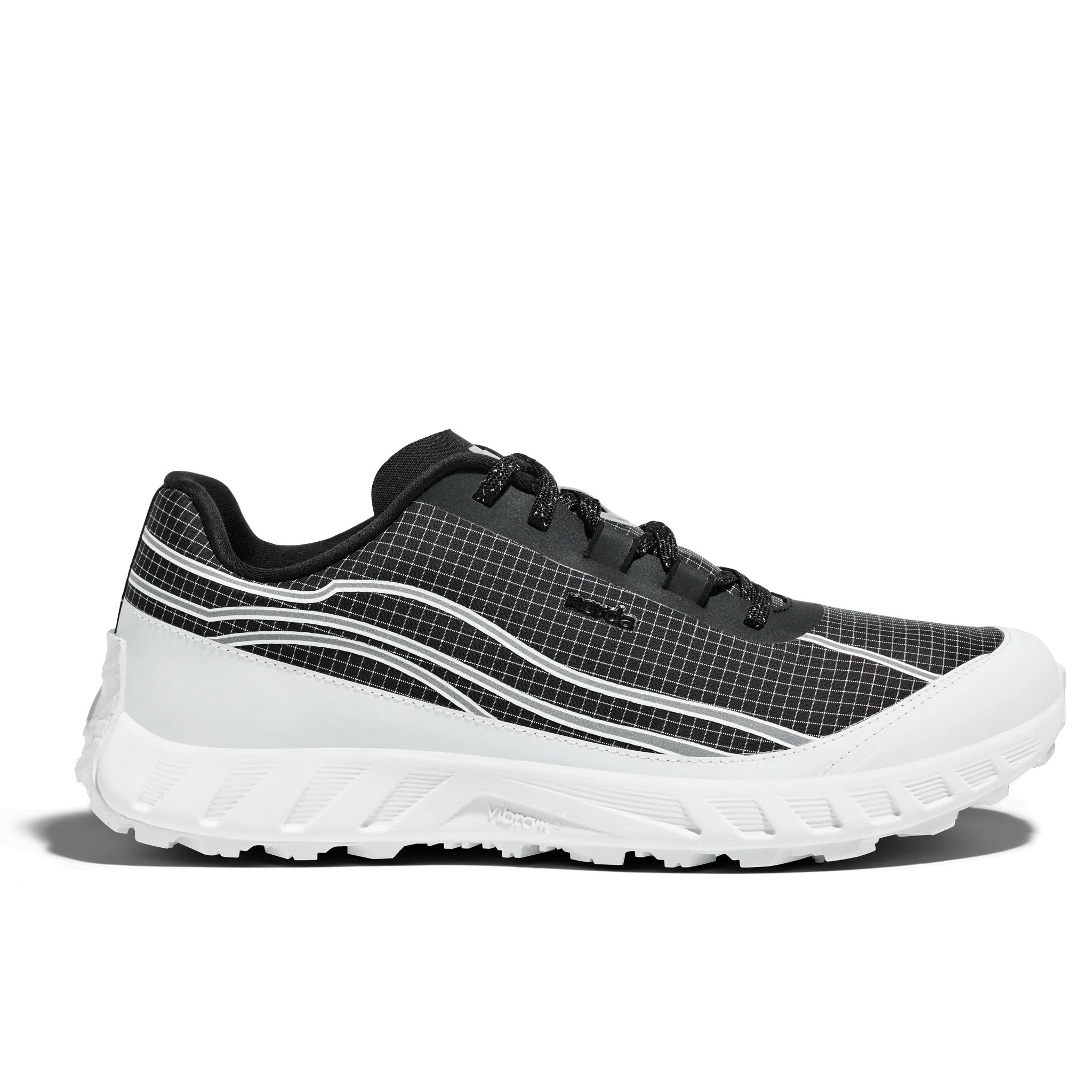 002 Core - Women by Norda in black and white, lightweight trail running shoe with Dyneema® for technical terrain and enhanced ground feel