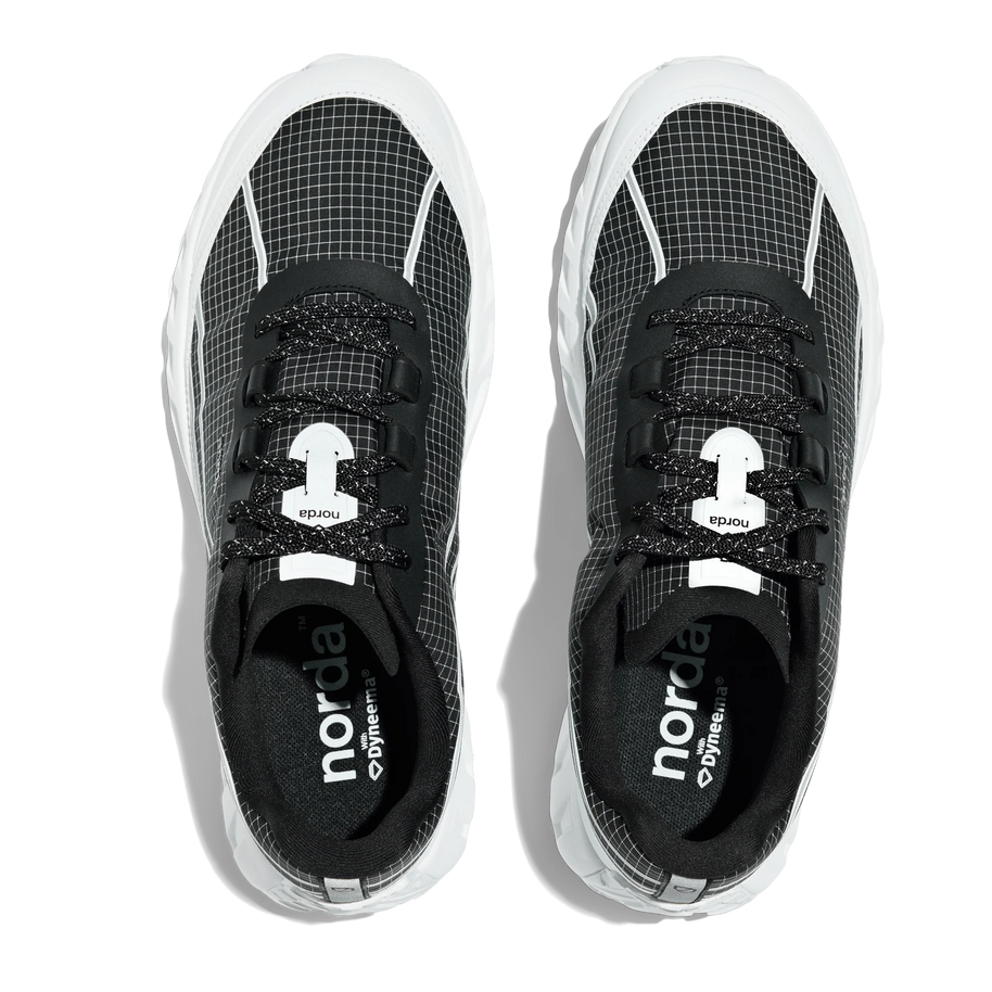 002 Core - Women by Norda in black and white with bio-based Dyneema®, low stack height for responsive trail running on technical terrain