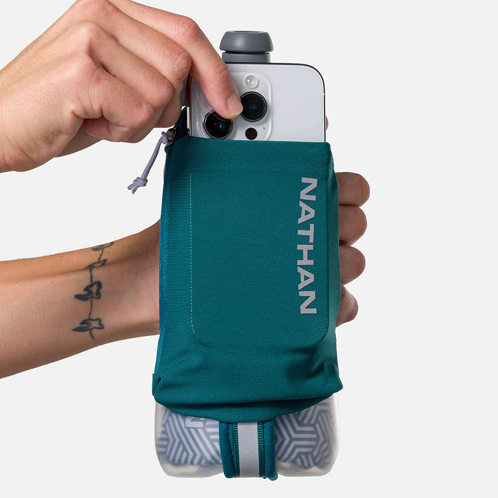 Speed Draw 2 18oz Insulted Flask by Nathan in teal with mesh pocket, handheld insulated flask keeping fluids cool for running and outdoor use