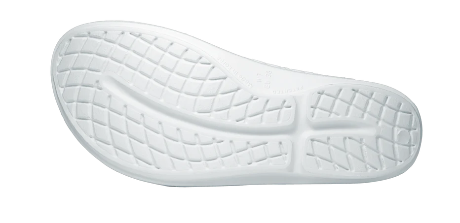 OOlala - Women by Oofos in white with patented OOfoam for impact absorption, lightweight slides ideal for everyday comfort and support