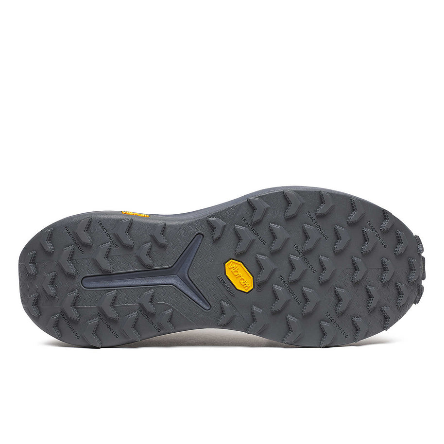 Xodus Ultra 4 - Men by Saucony in black and grey with max cushioning, Vibram outsole, designed for long-haul trail running and grip