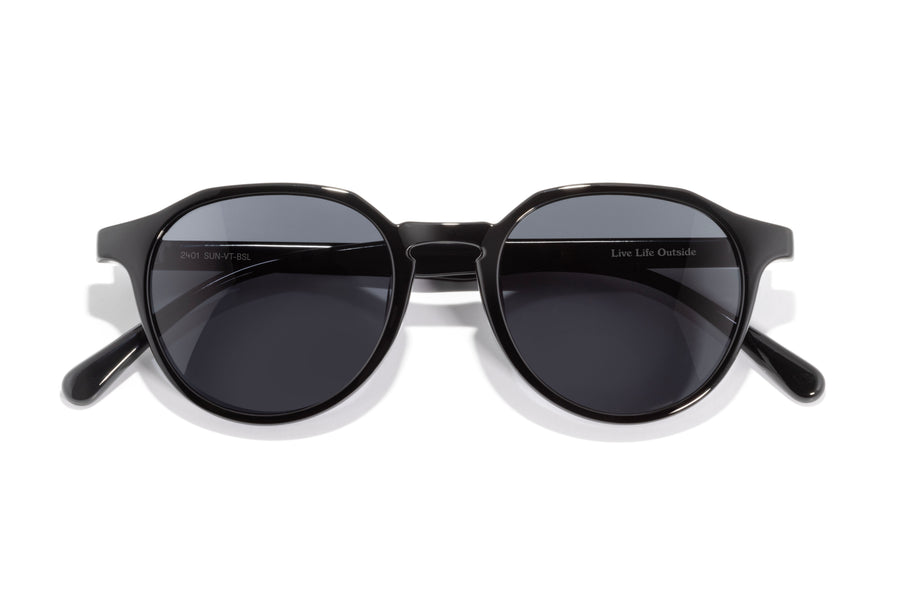 Vallarta by Sunski in black with lightweight sculpted arms, stylish sunglasses for men and women ideal for everyday wear and nights out