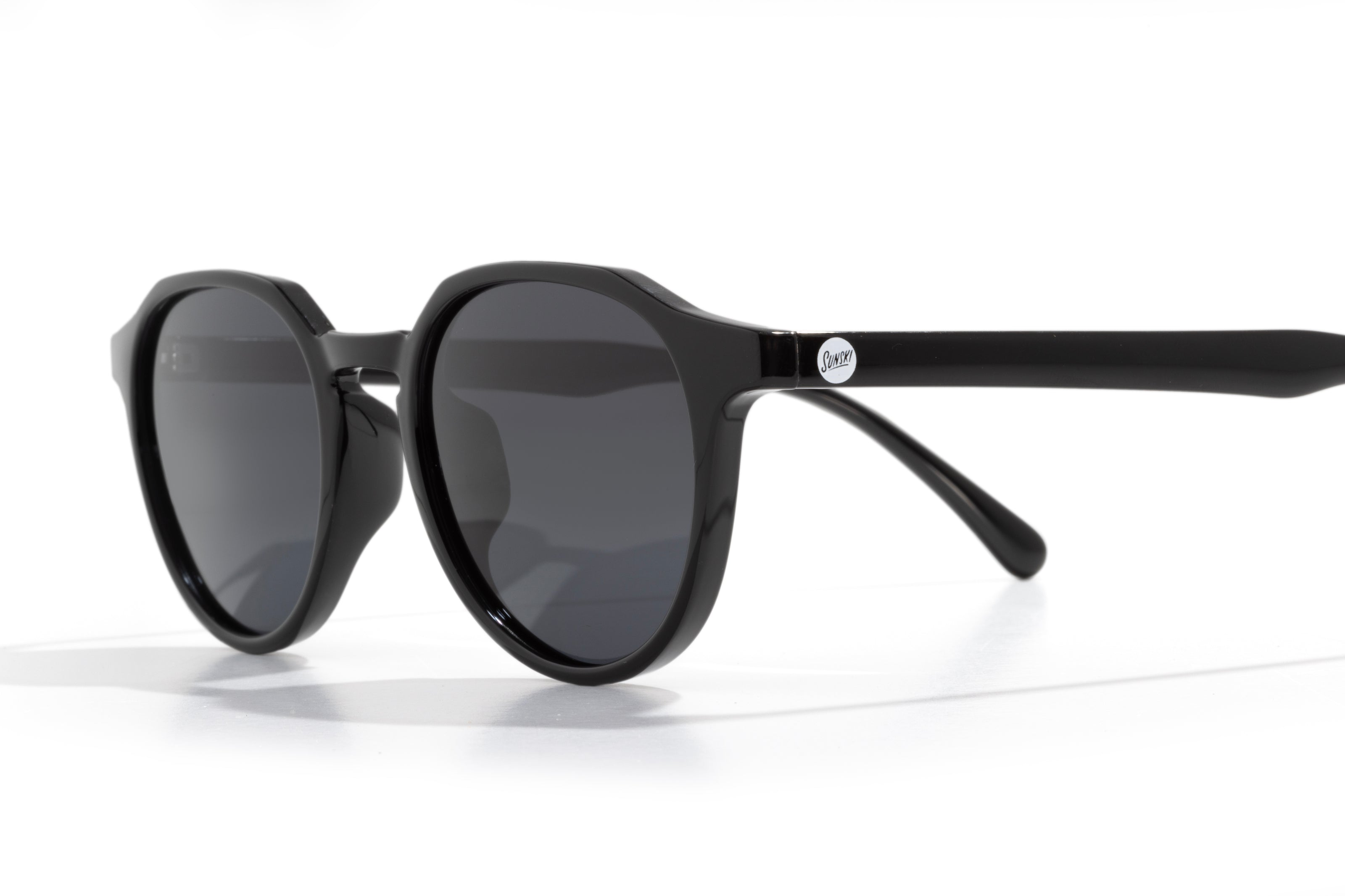Vallarta by Sunski in black with sculpted lightweight arms, stylish unisex glasses perfect for all-day wearable comfort and daily use