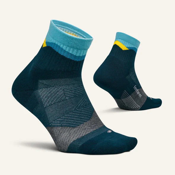 Feetures Trail Max Cushion Quarter Socks