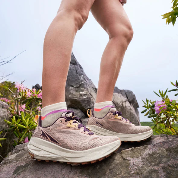 Feetures Trail Max Cushion Quarter Socks