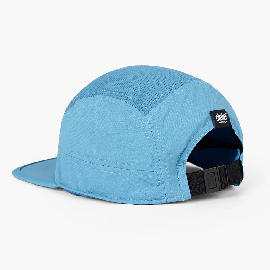 GOCap - Classic - Athletics by Ciele in light blue with reflective logo, breathable fabric, adjustable strap, ideal for running and athletics