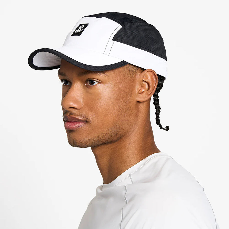 GOCapSC - Classic - CPlusBox by Ciele in black and white with SOFTcurve pre curved brim and COOLmat, ideal for running and outdoor use