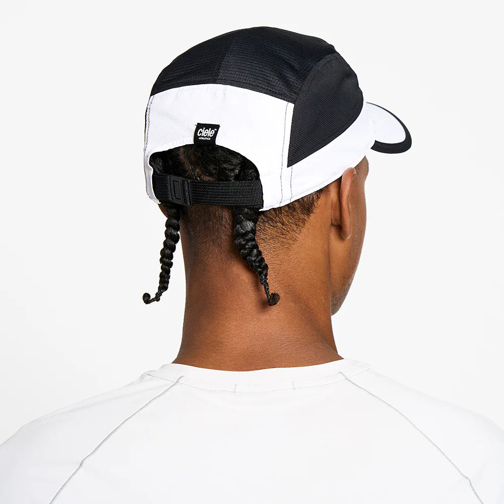 GOCapSC - Classic - CPlusBox by Ciele in black and white with SOFTcurve pre-curved brim and COOLmat for running and outdoor use