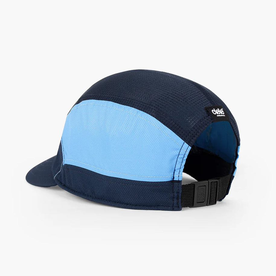 FSTCapSC - Classic by Ciele in navy and light blue with COOLmatic PLUS FLOWmesh low profile fit cap ideal for running and outdoor use