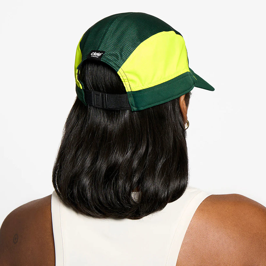 FSTCapSC - Classic by Ciele in green and neon yellow with low profile fit and breathable COOLmatic PLUS FLOWmesh for running and outdoor use