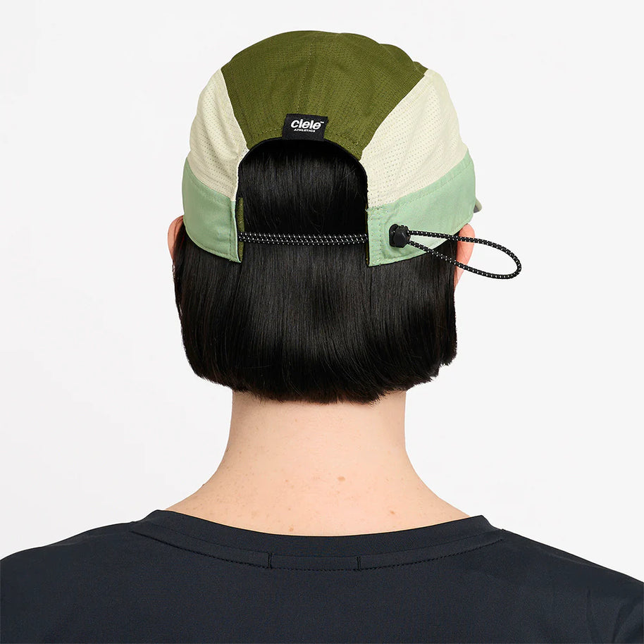 FSTCapSC - Comp - IconicVC by Ciele in green and cream, low profile cap with Flexweave fabric and Mikramesh for running and UPF protection