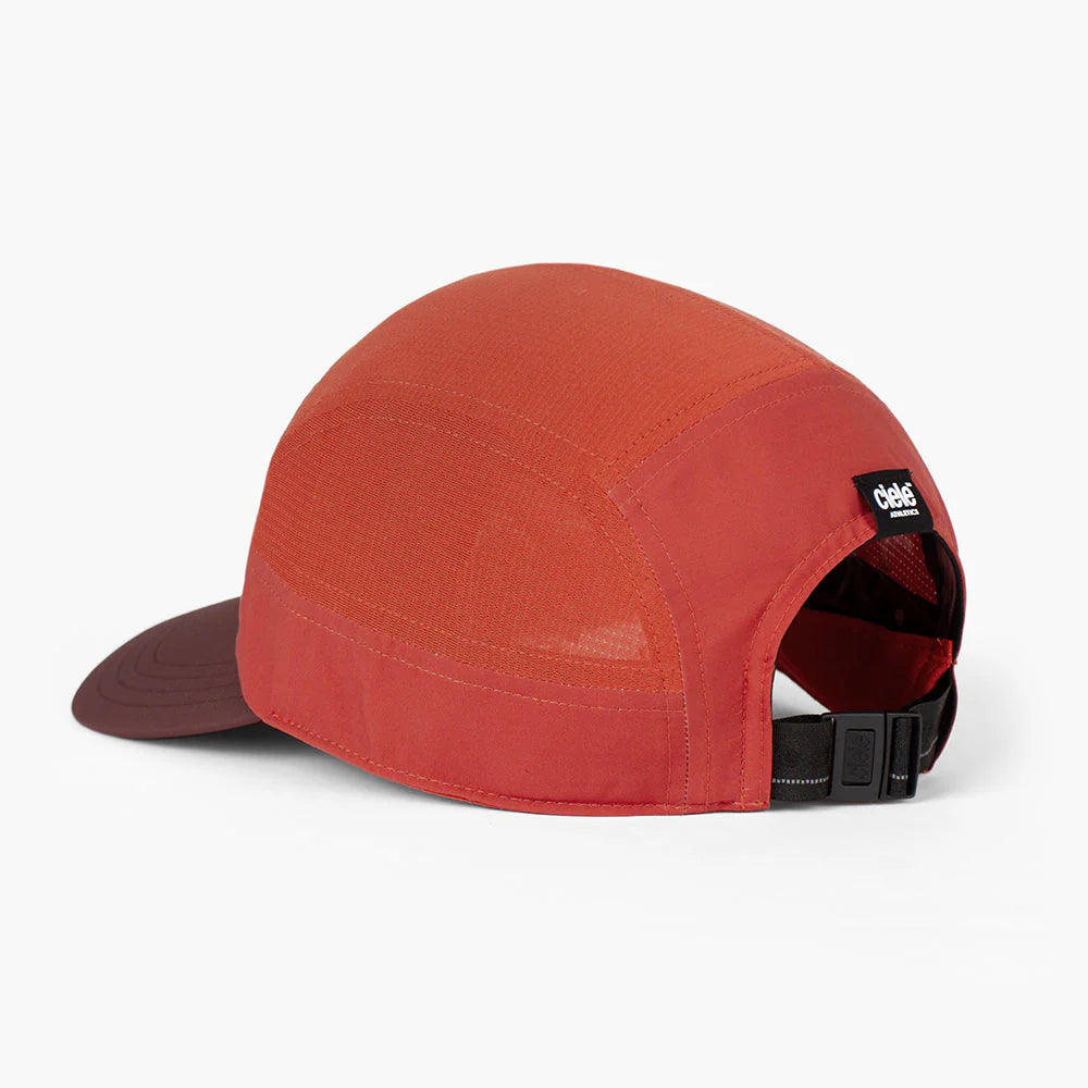 GOCapSC - Comp - Ccube by Ciele in red and brown with reflective label and stretch flexweave fabric, softcurved cap for running and outdoor use