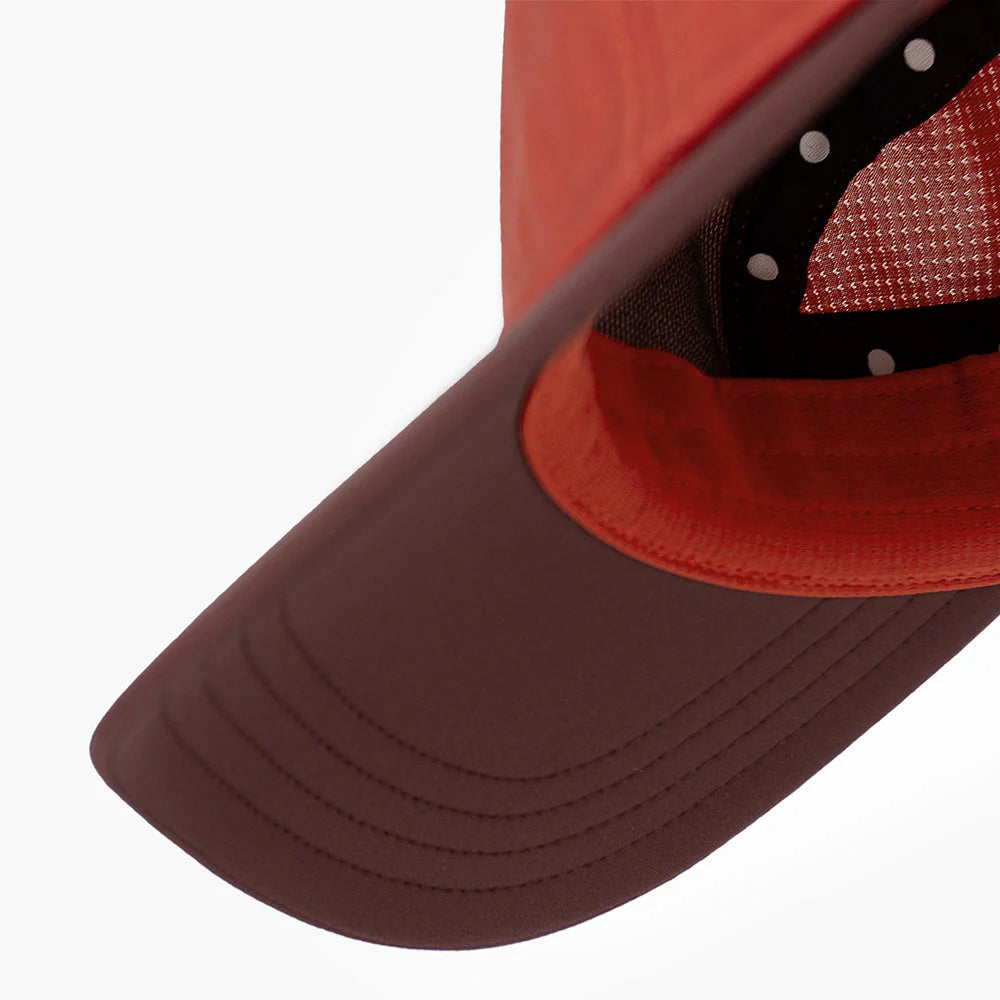 GOCapSC - Comp - Ccube by Ciele in two-tone red and brown with reflective label, stretch flexweave fabric for fitted comfort, ideal for running