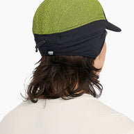 FSTCap SC - FLTWND - Iconic Athletics by Ciele in green and black with DIAMAfleece lite, breathable warmth for winter running in Canada